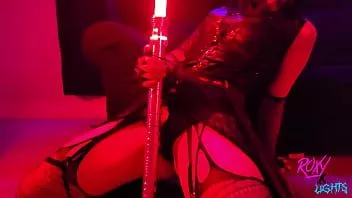 Abspielen Sith-Mädchen aus Star Wars will ihr Lichtschwert (Vorschauversion) mit Roxy Lights ficken