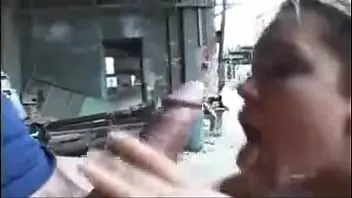 play Erika Rose este lovită de 3 băieți fierbinți pe gemete