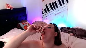 Play Giving you her plump snatch really gets cherry bobby off