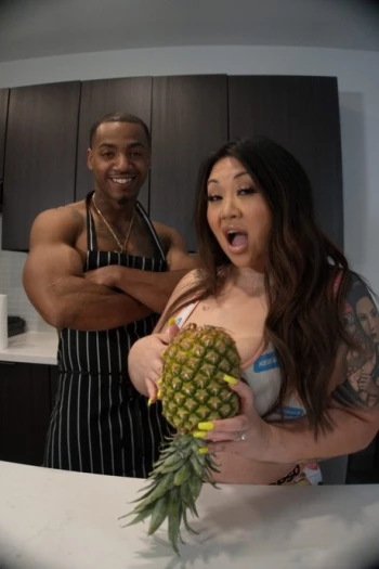 Pornoster Tokyo Leigh